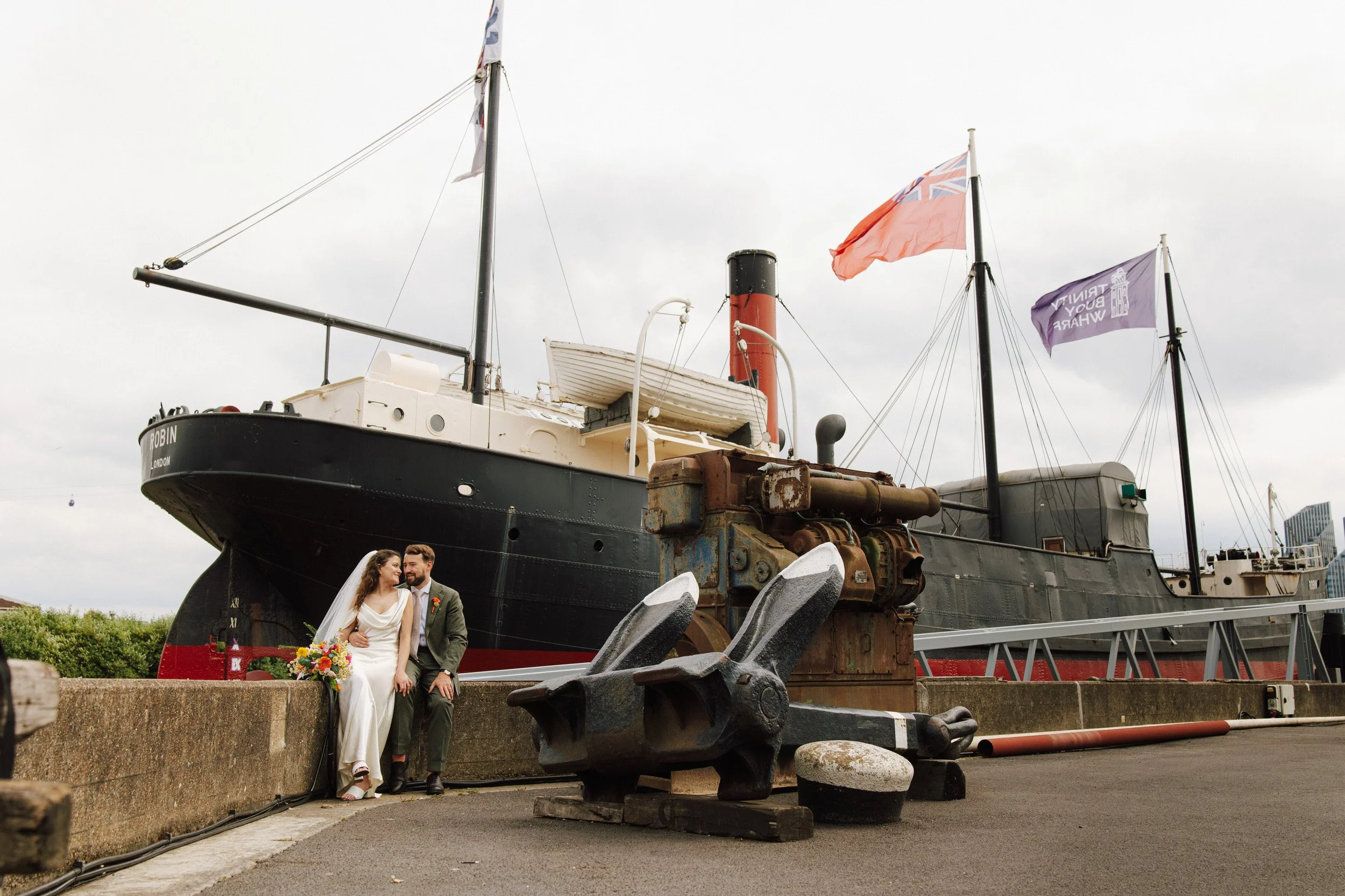 072_trinity-buoy-wharf-wedding-photographer_cat-lane-photo.jpg
