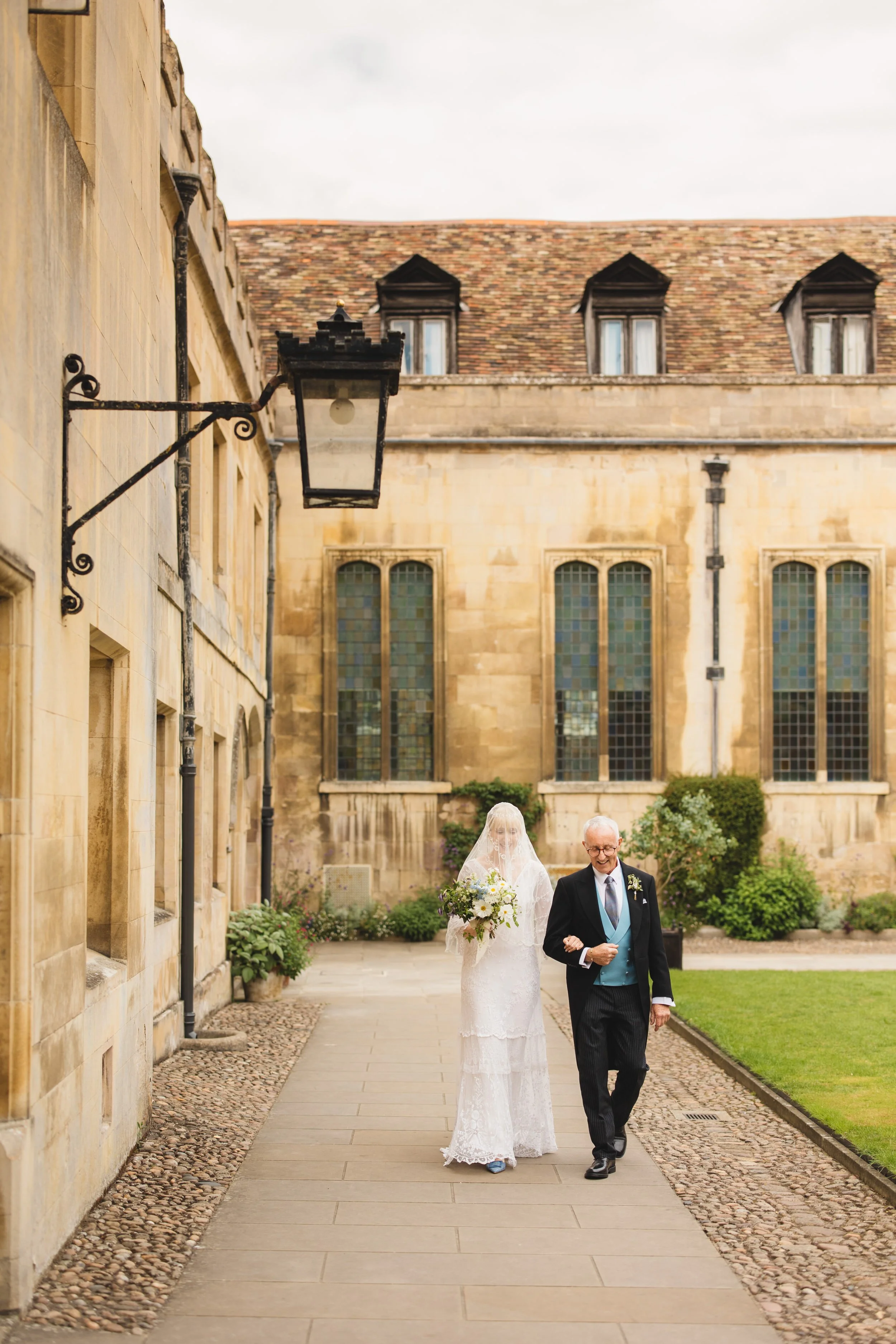 030_pembroke-college-chapel-cambridge-wedding-photography_cat-lane-photo.jpg