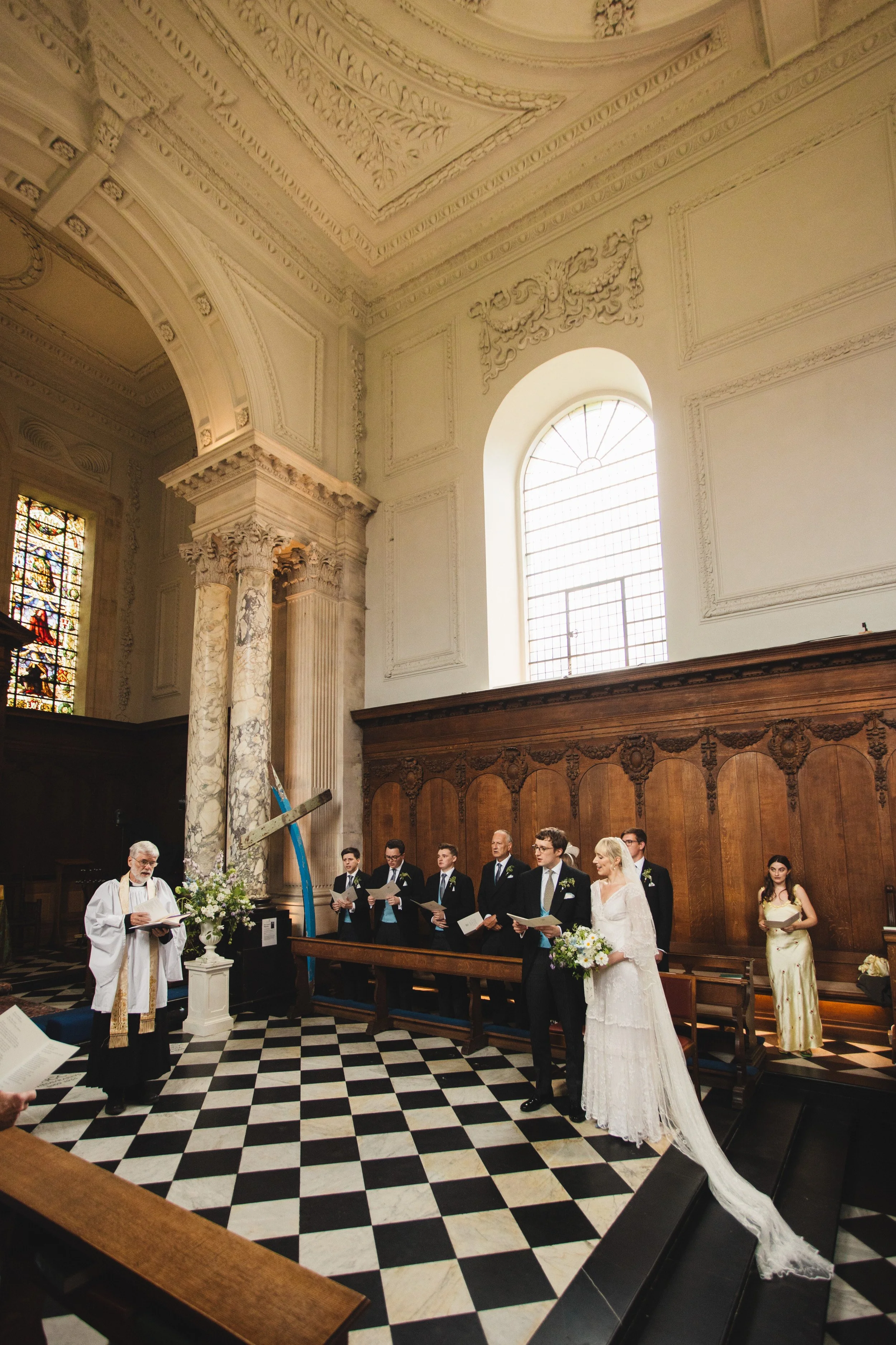 039_pembroke-college-chapel-cambridge-wedding-photography_cat-lane-photo.jpg