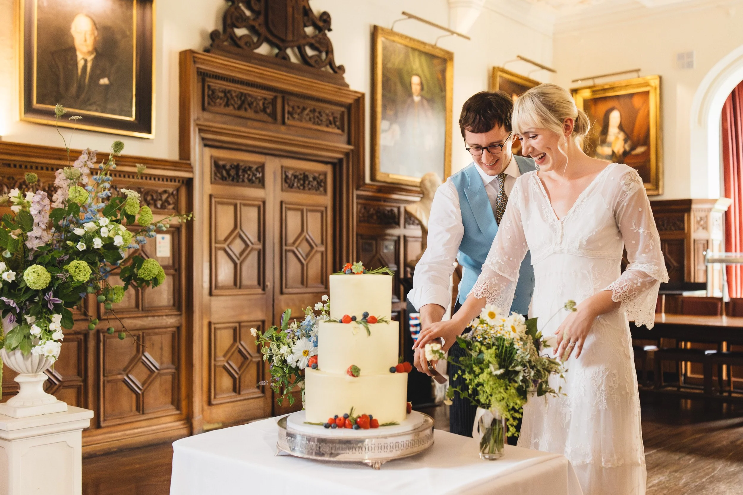087_pembroke-college-chapel-cambridge-wedding-photography_cat-lane-photo.jpg