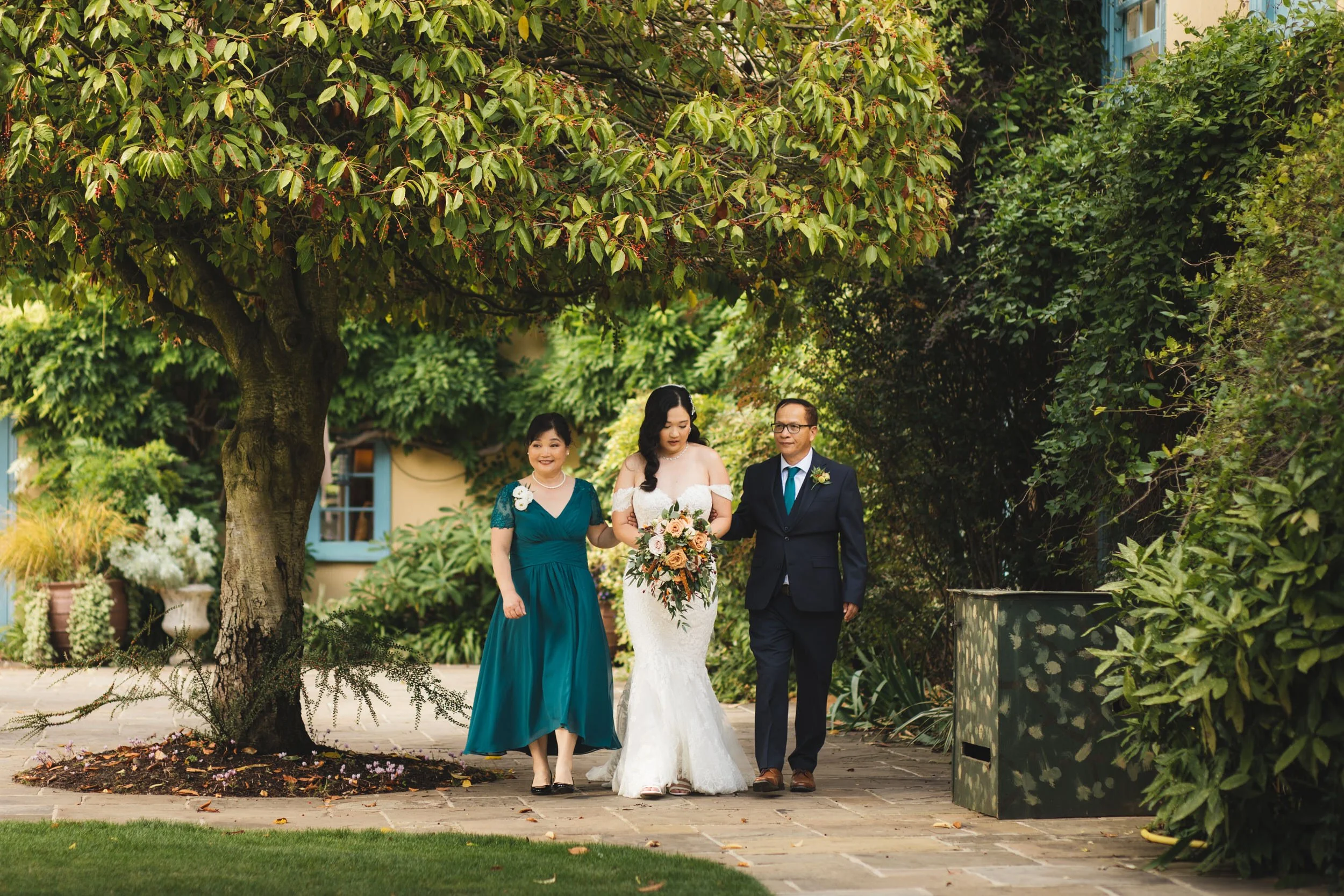 28__celebrant-outdoor-wedding-south-farm-hertfordshire.jpg