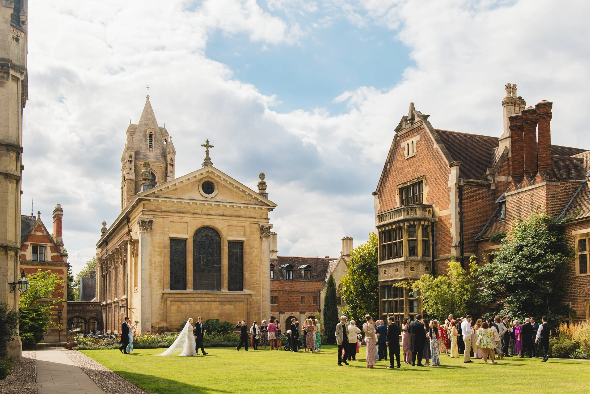 049_pembroke-college-chapel-cambridge-wedding-photography_cat-lane-photo.jpg