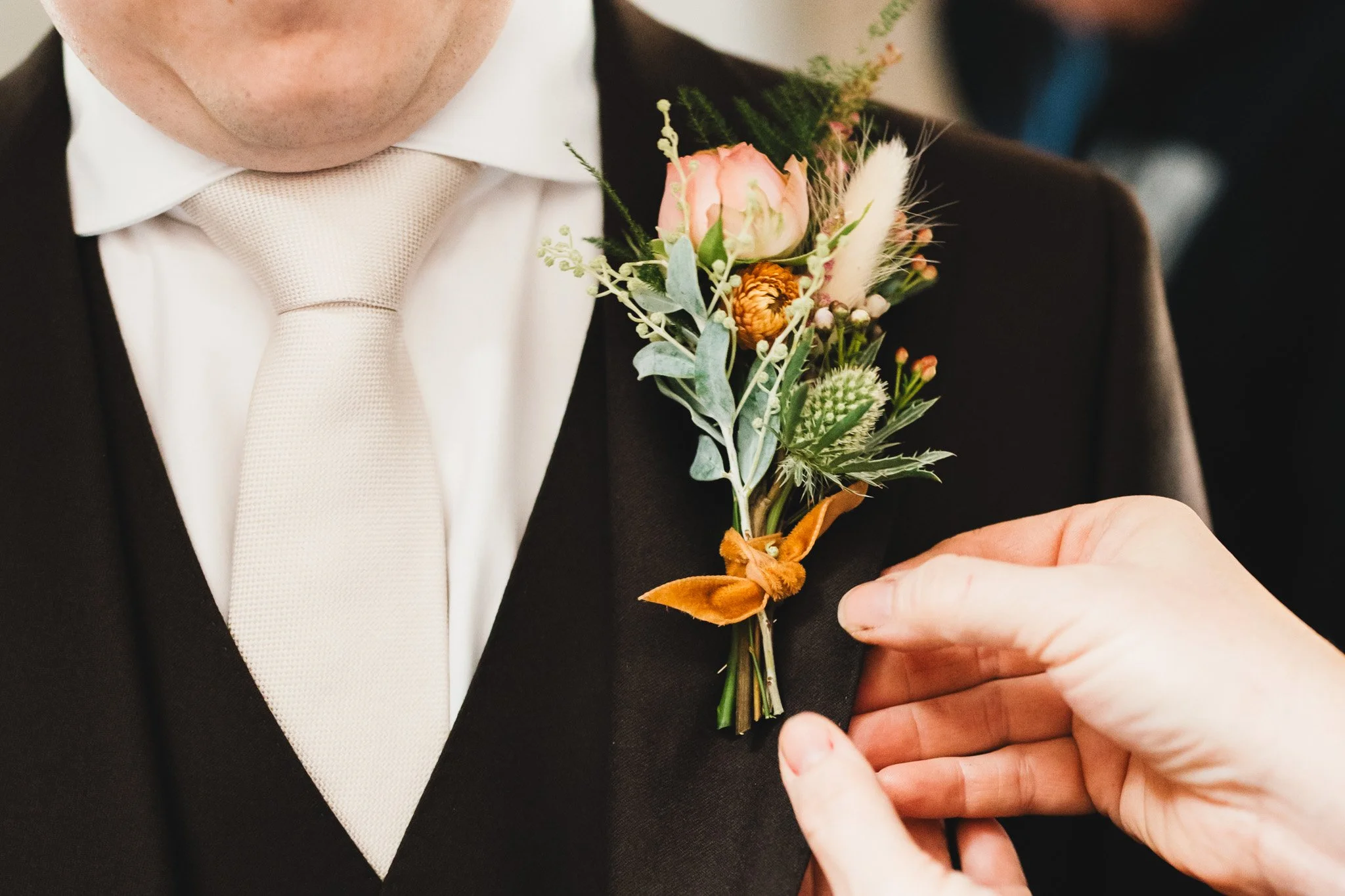 web__16__kristiana-robbie-south-farm-wedding-photography-cat-lane-weddings.jpg