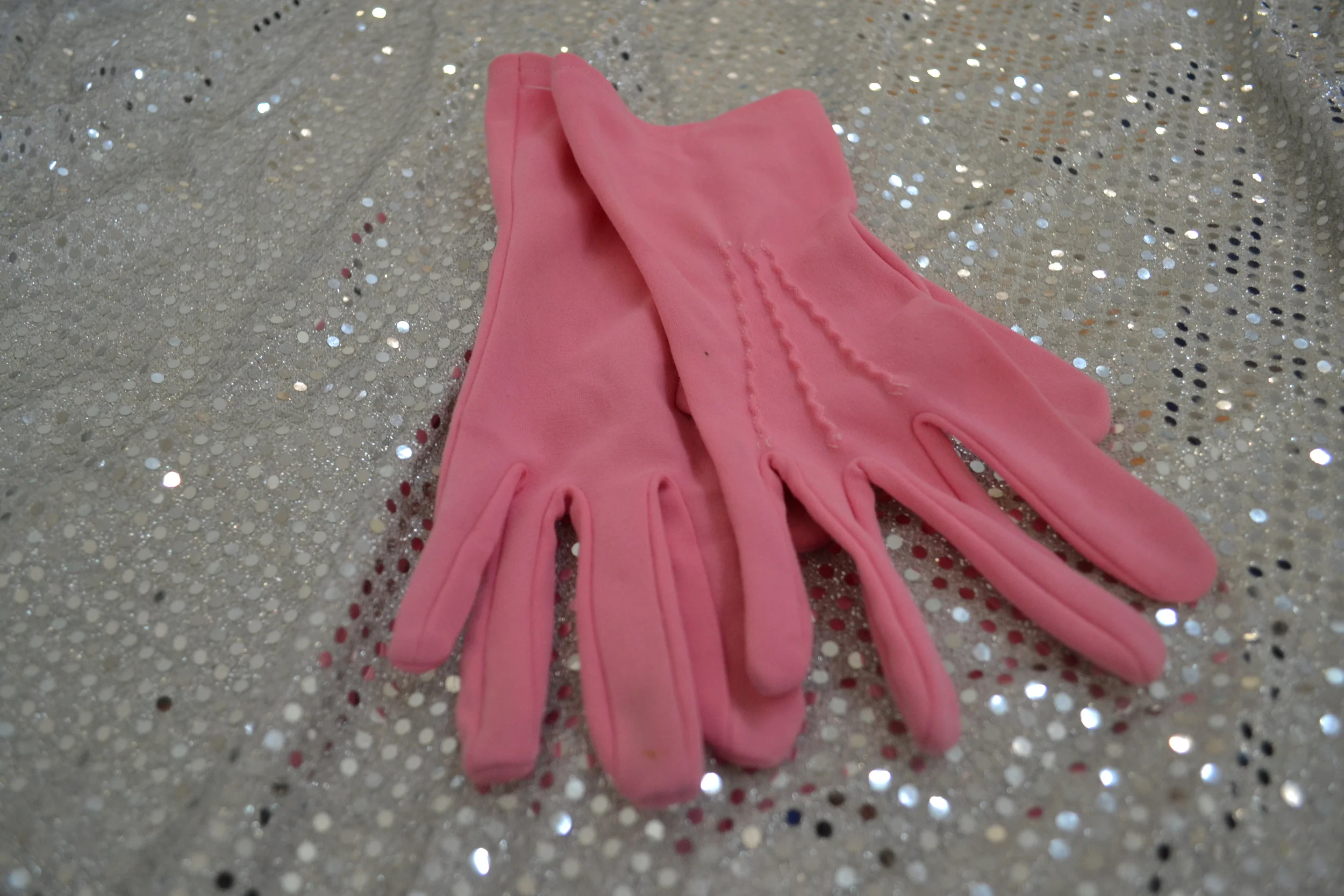 pink gloves