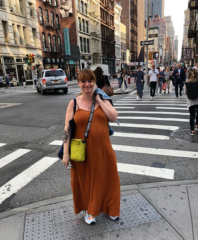 Officially my last trip before my little guy arrives! Feeling a bit tired but NYC always gives me life!! 🥰👶🏻💙 #35weeks #nyc #nyfw #ss20 #springbuyingtrip #bagguinuse #baggu #zara #dcshoes #ivycostastyle #stylistlife