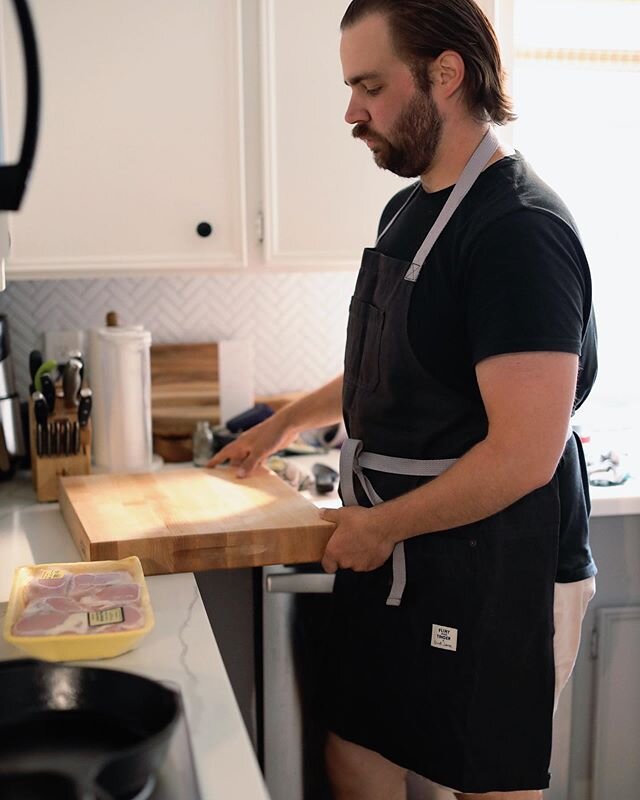 Mother&rsquo;s Day means I want nothing to do with meal prepping or cooking... Father&rsquo;s Day I fire up the smoker. This year I gifted @jimmyrigskitchen some kitchen tools and a waxed cotton apron. Pretty sure, he&rsquo;s most excited to cook on 
