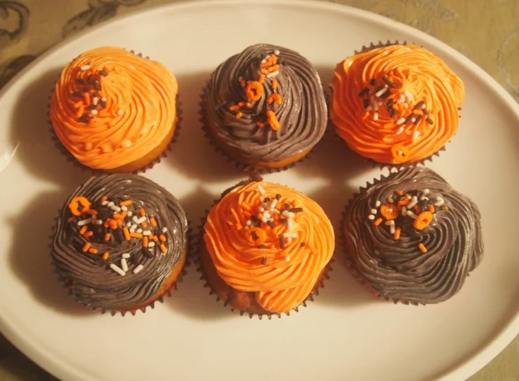 Halloween pumpkin spice cupcakes - with pumpkin scented better cream.