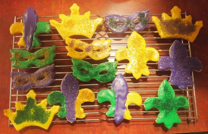 Celebrate Mardi Gras with these decorated cookies