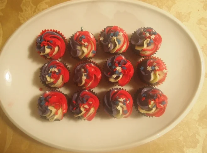 Mini blue velvet - with Swiss buttercream swirls.