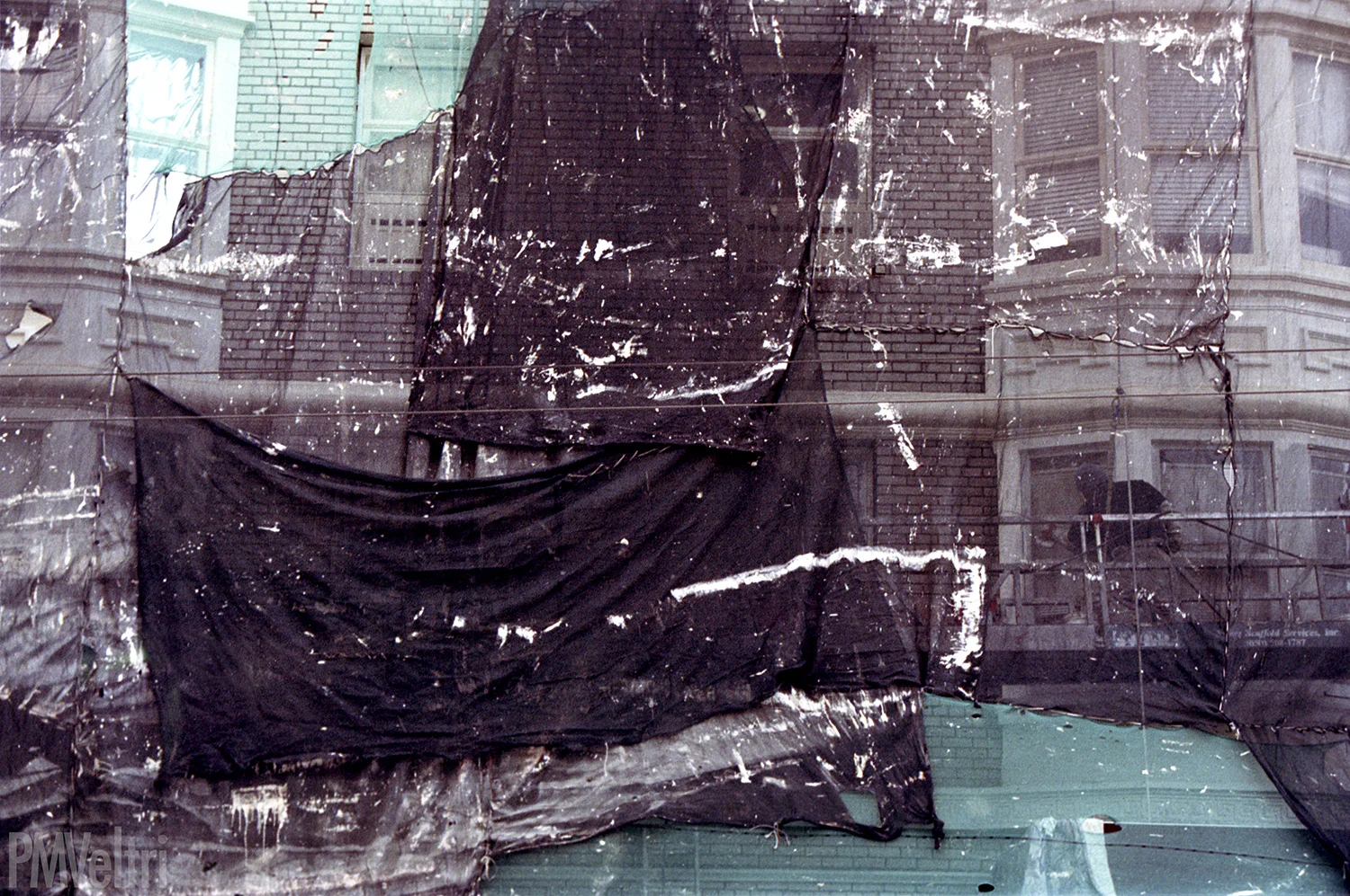 r21-f20A.jpg