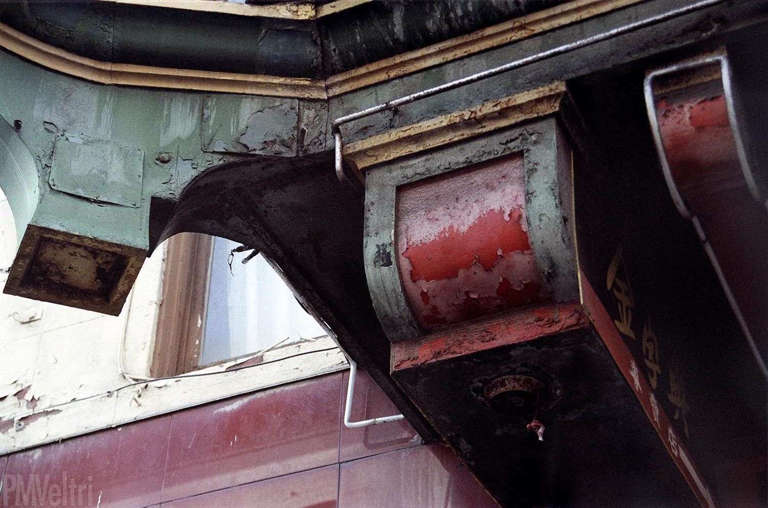 r22-f21A.jpg