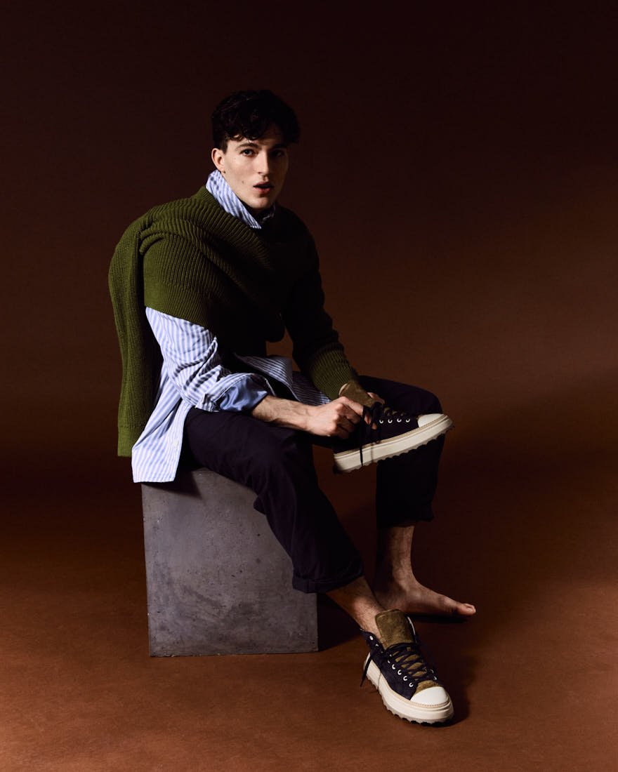 LE MILE Magazine Digital Cover SS26 model LUCA COBELLI photographer Cosimo Buccolieri lemilestudios Luca wears a sweater and shirt by MICHAEL KORS, pants by PAUL SMITH and shoes by BEPOSITIVE