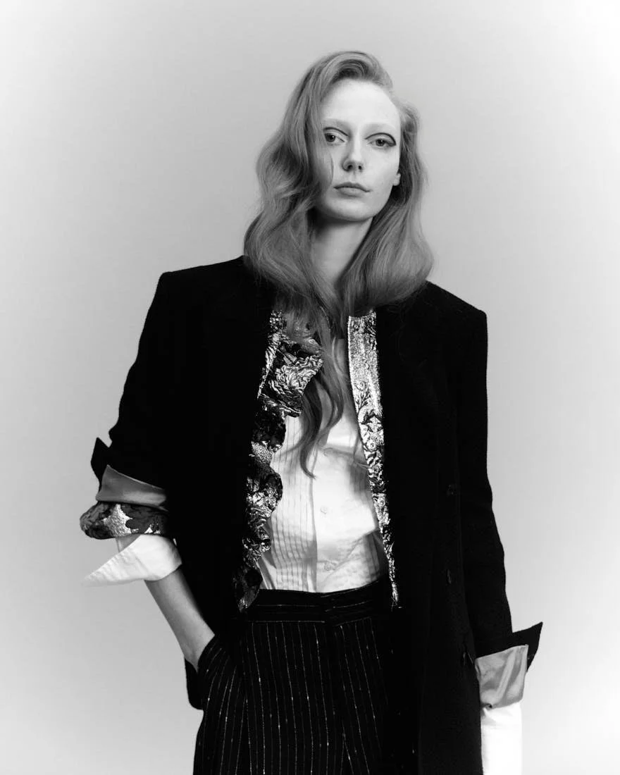 BRYDIE CLEVERINGA LE MILE Magazine SS26 Womenswear Editorial look Brydie wears blazers and pants by DOLCE&GABBANA, shirt by TAGLIATORE, shoes by APEPAZZA