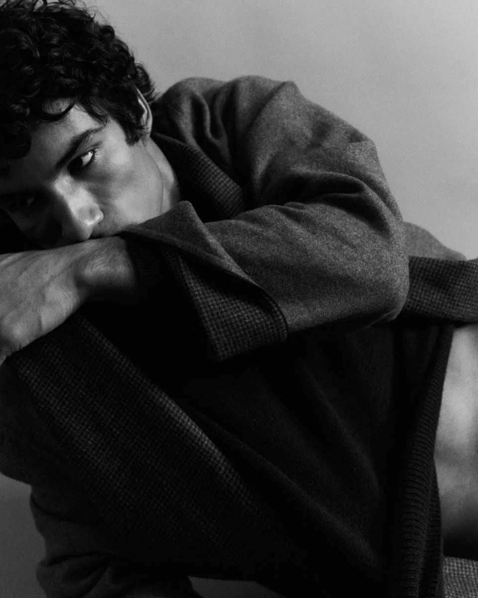 Duncan Yair wearing DRUMOHR and CARUSO photographed by Cosimo Buccolieri for LE MILE Magazine