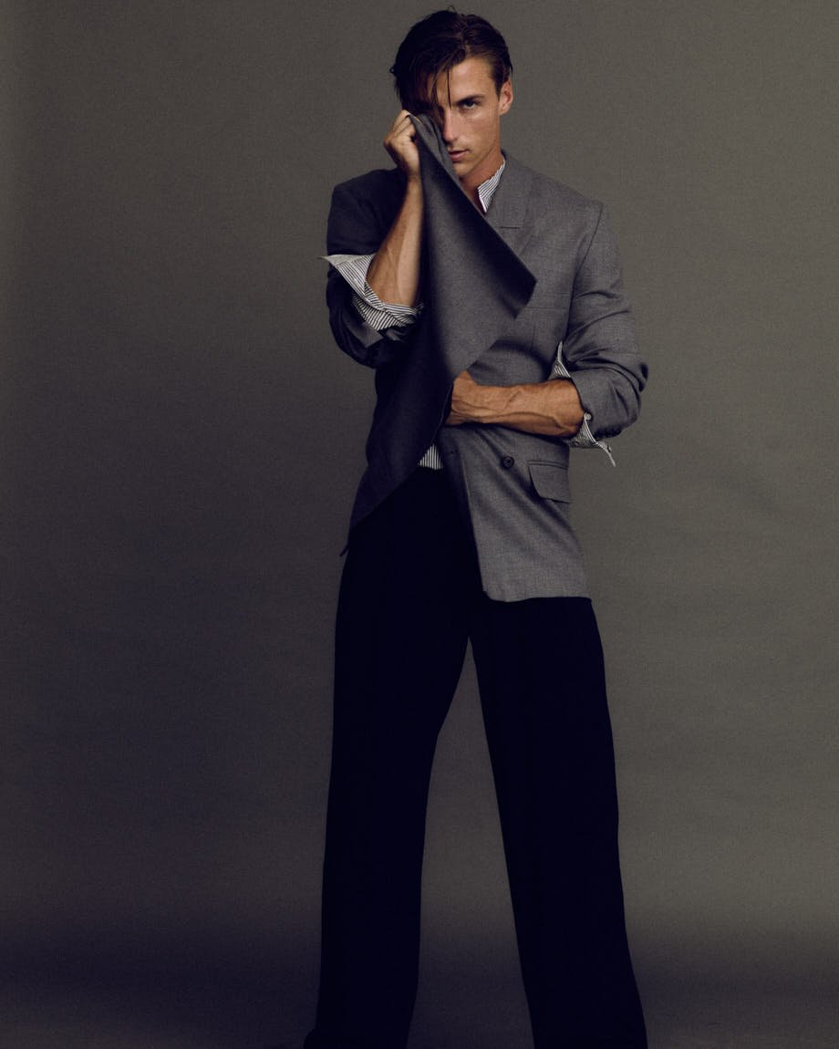 TED PULLIN LE MILE Magazine SS26 Runner Interview Fashion Editorial Luxury Brands Ted wears blazer by MICHAEL KORS, shirt by RANDOM IDENTITIES by Stefano Pilati, pants by N21