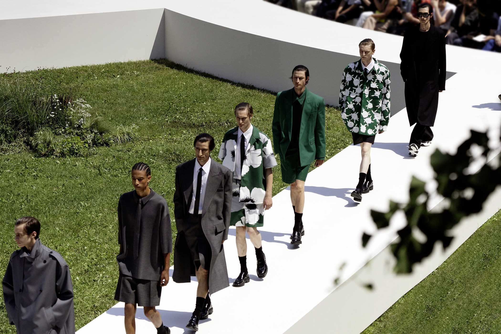 Virgil Abloh's Pre-Spring Collection for Louis Vuitton Puts Emphasis on  Utility, Human Factors in 2023