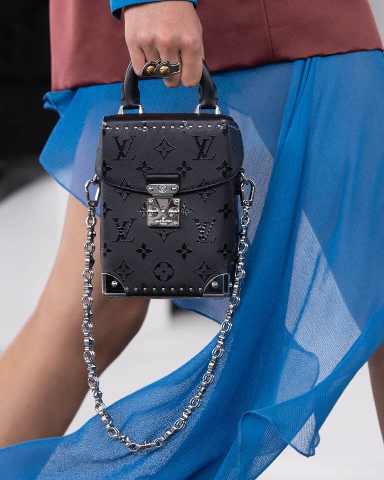 LE MILE Magazine Louis Vuitton Voyager Show Women Prefall 2024 Collection_ 13.jpg