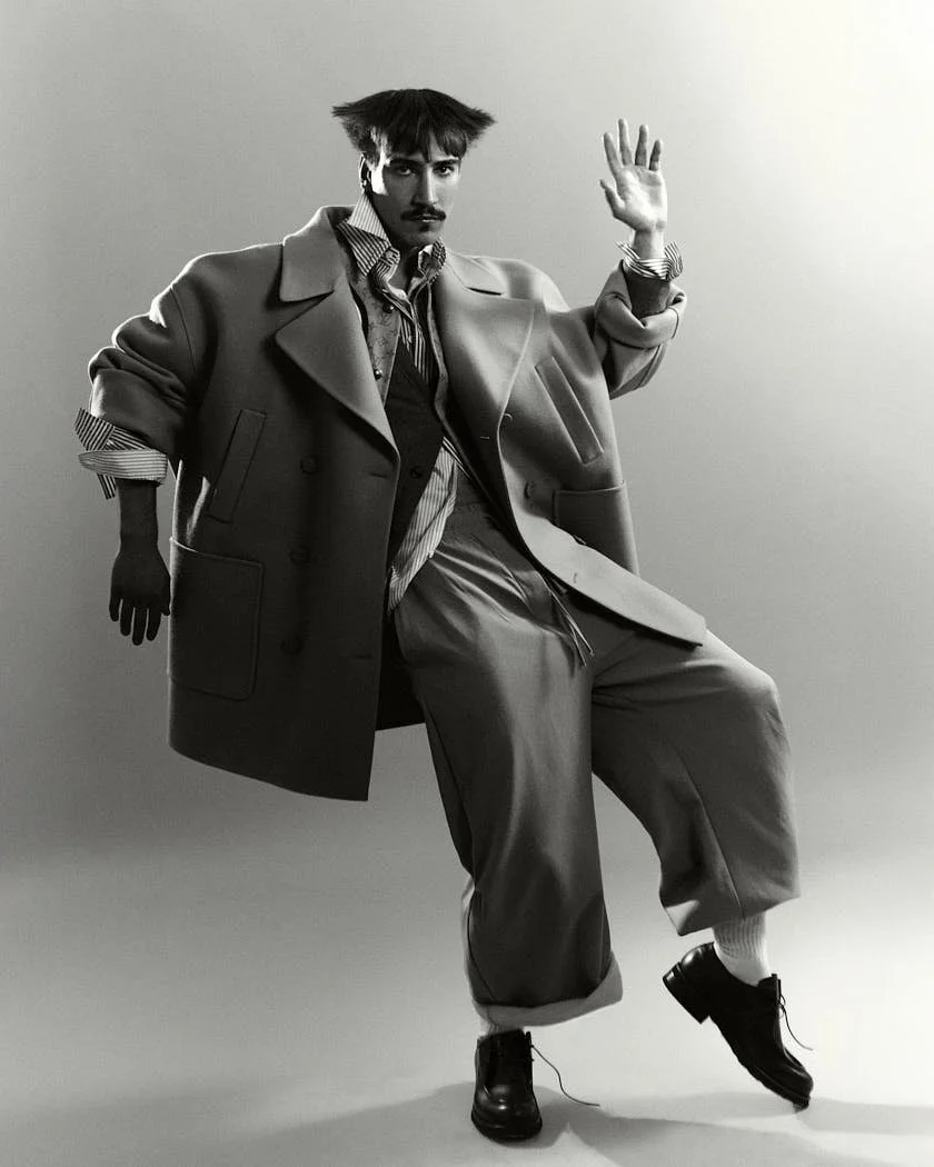 HE´S FINE & CLASSY  *Jonathon Luke Baker