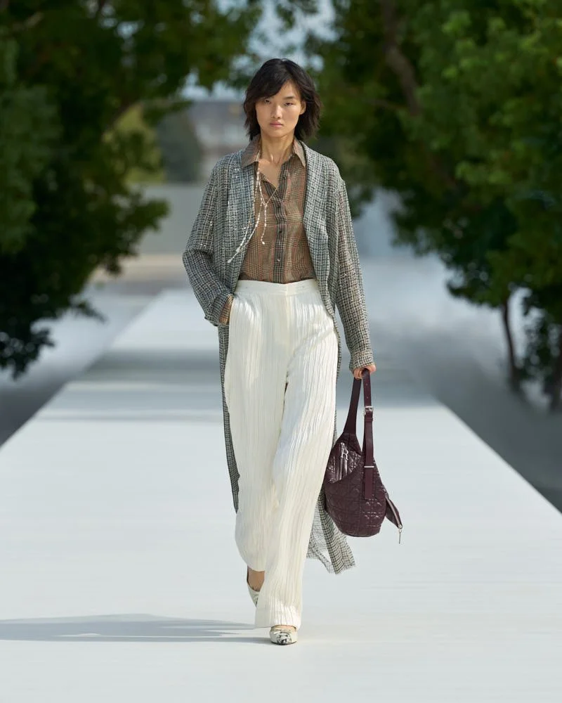 DIOR-Spring-Summer-2027-by-Jonathan-Anderson-Front-Runway-for-LE-MILE-Magazine 5.jpg