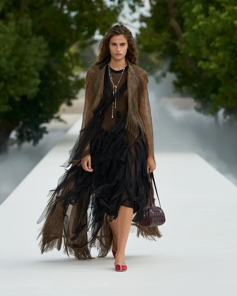 DIOR-Spring-Summer-2027-by-Jonathan-Anderson-Front-Runway-for-LE-MILE-Magazine 11.jpg