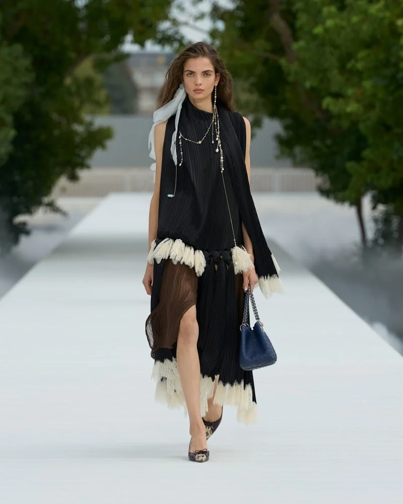 DIOR-Spring-Summer-2027-by-Jonathan-Anderson-Front-Runway-for-LE-MILE-Magazine 12.jpg