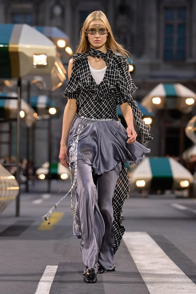 Louis-Vuitton-Womens-Spring-Summer-2027-Show-Collection-for-LE-MILE-Magazine-looks- 15.jpg