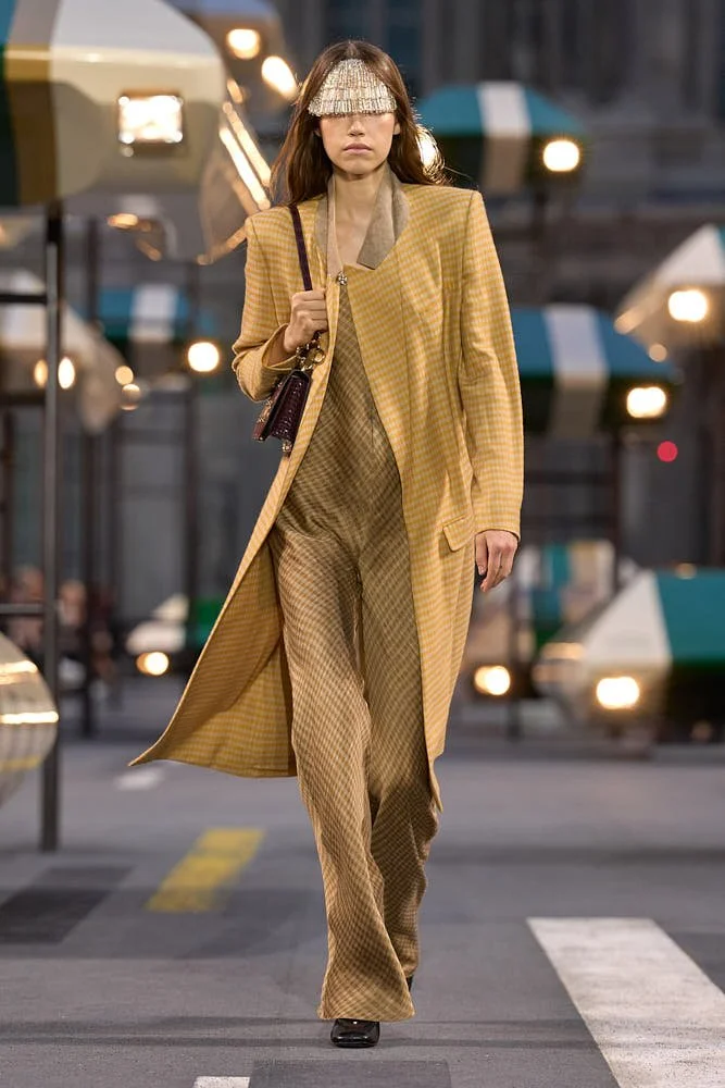 Louis-Vuitton-Womens-Spring-Summer-2027-Show-Collection-for-LE-MILE-Magazine-looks- 17.jpg
