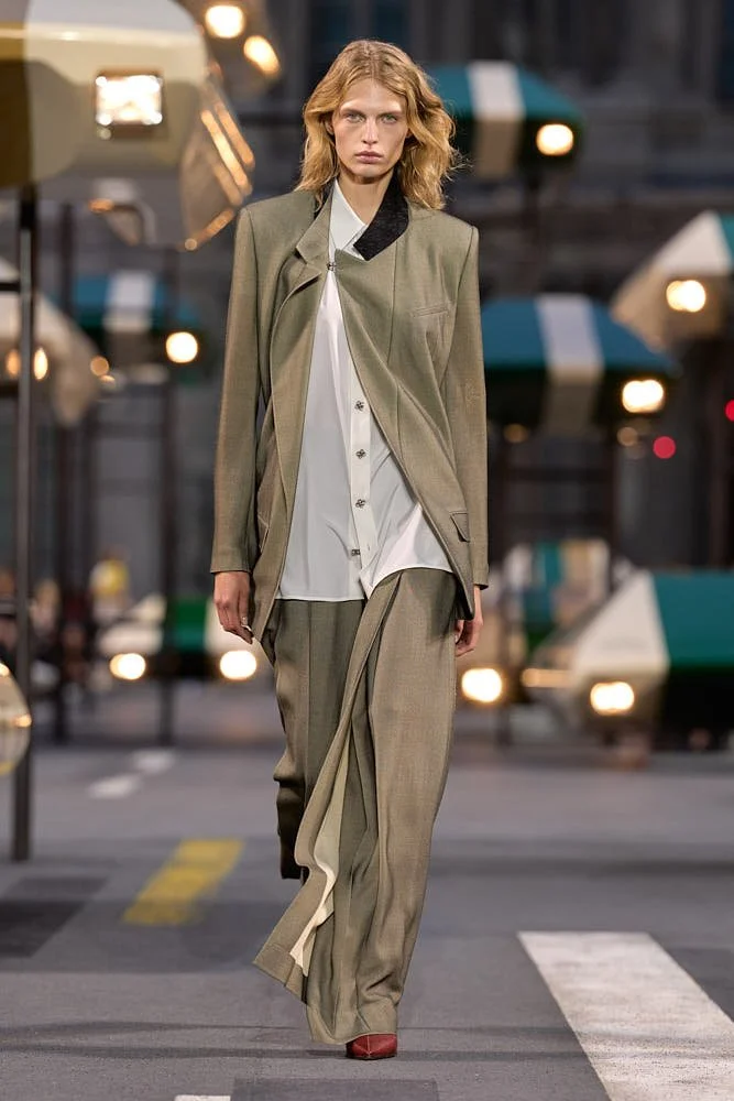 Louis-Vuitton-Womens-Spring-Summer-2027-Show-Collection-for-LE-MILE-Magazine-looks- 19.jpg