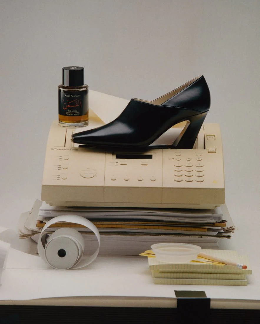 Luxury Niche Beauty Products Maciek Miloch Le Mile Magazine Offline Issue 39 scent THE MOON by FRÉDÉRIC MALLE pump BOTTEGA VENETA