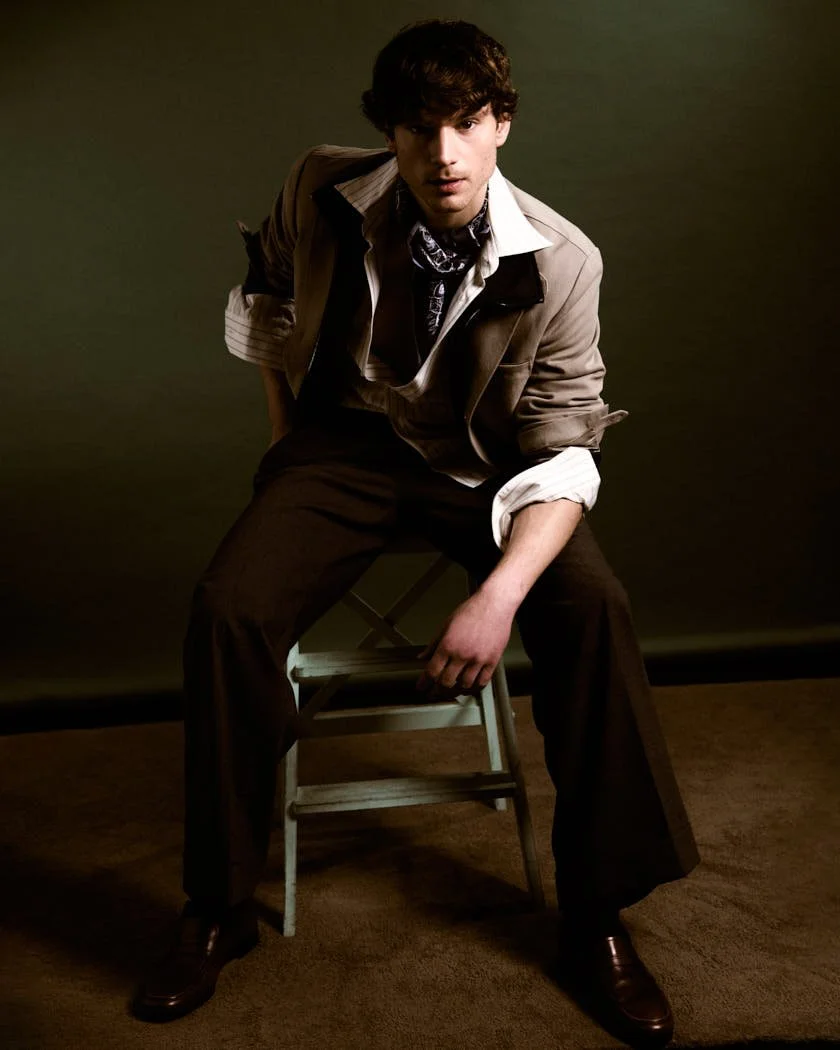 MATTEO GUERRIERI LE MILE Magazine Digital Cover SS26 Menswear Matteo wears a blazer by CANALI, a bomber and scarf by ETRO, a shirt by BOSS, pants by RANDOM IDENTITIES by Stefano Pilati, and shoes by CHURCH’S