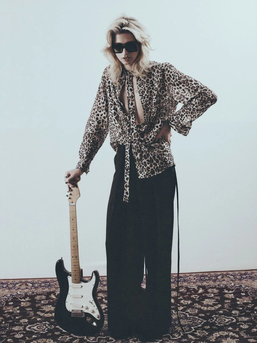 Arist Musician Wavvyboi LE MILE Magazine Interview Fashion Shooting SS26 Wavvyboi wears shirt by DSQUARED2, pants by MILK OF LIME, FASHION ARCHIVE shoes, and sunglasses by BALENCIAGA
