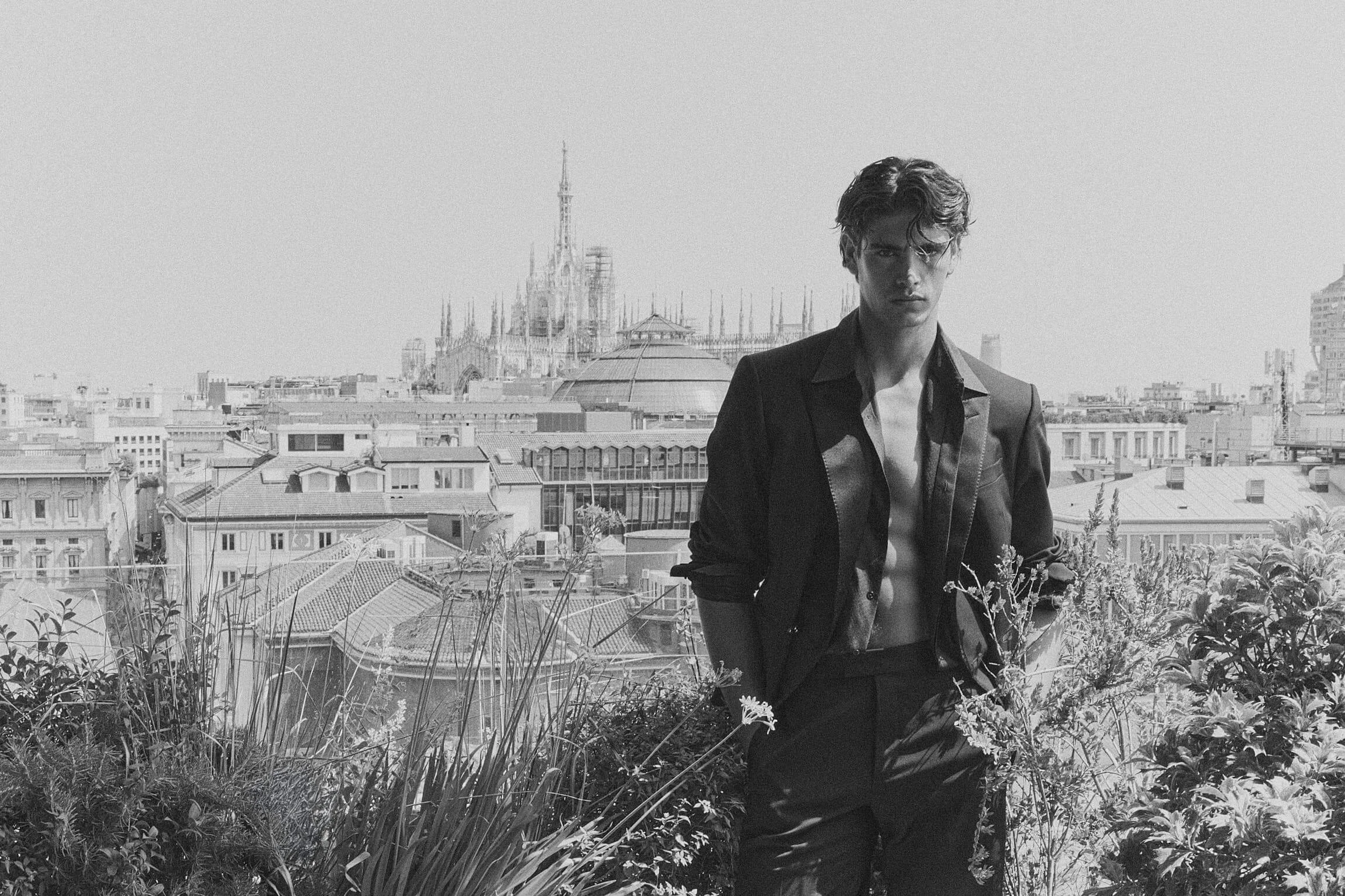 Sergio Perdomo LE MILE Magazine photo Cosimo Buccolieri SS26 Fashion Editorial Sergio wears a total look by LOUIS VUITTON