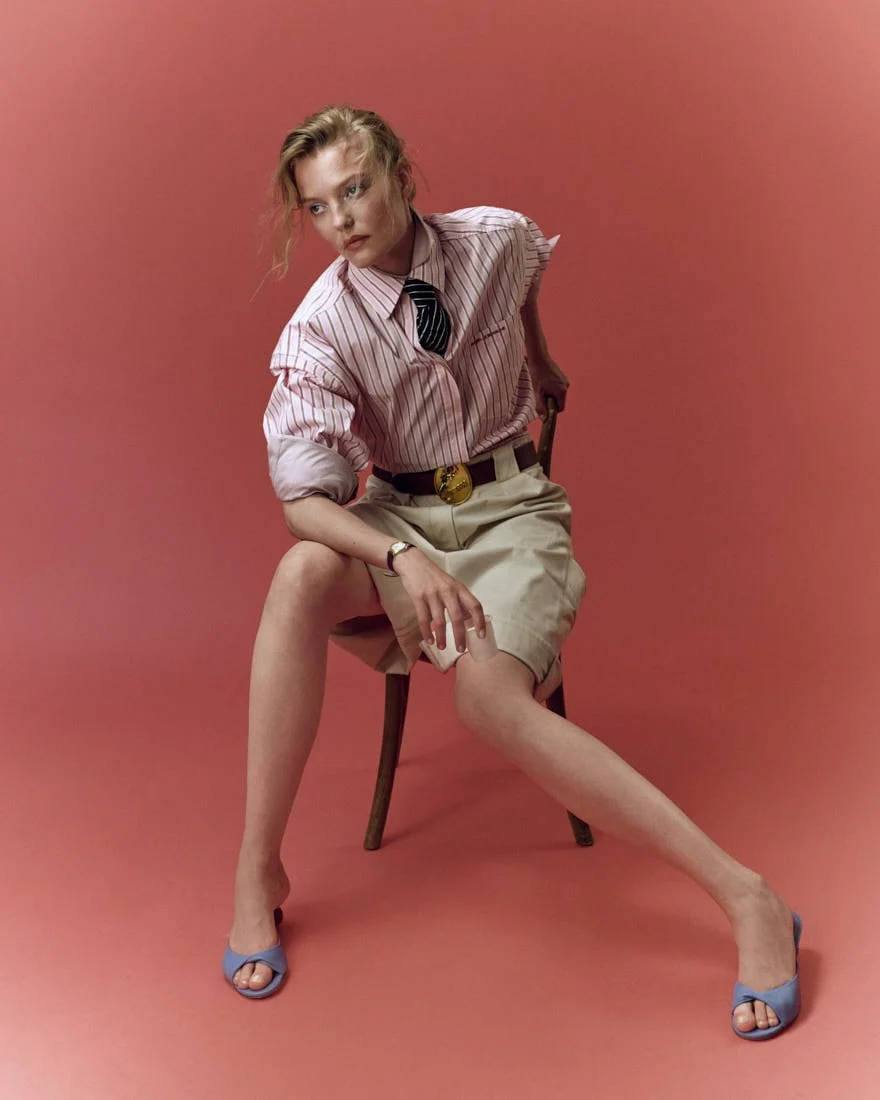 LE MILE Magazine ROOS ABELS Interview and SS26 Fashion Editorial Roos wears shirts by ISABELLE BLANCHE and MANGO SELECTION, shorts, belt and shoes by VIVETTA, and tie and watch from ARCHIVE