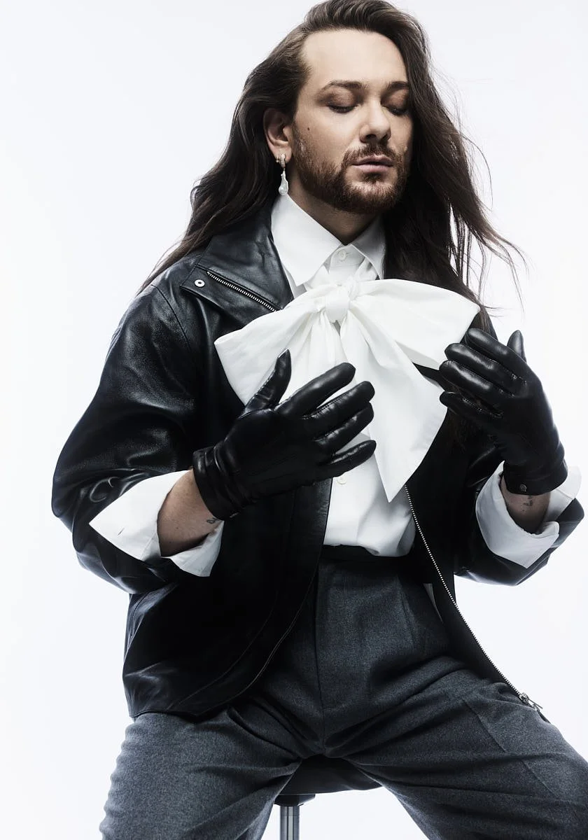 Riccardo Simonetti with his signature long hair, photographed for LE MILE Magazine's Kérastase beauty cover story, DÉJÀ-VU Issue 41.