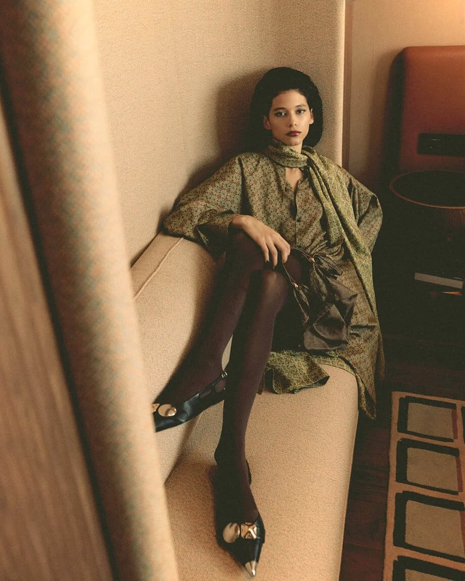 MARIA MAVAREZ LE MILE Magazine photo Cosimo Buccolieri SS26 Fashion Editorial Maria wears a total look by  LORO PIANA and shoes by APEPAZZA