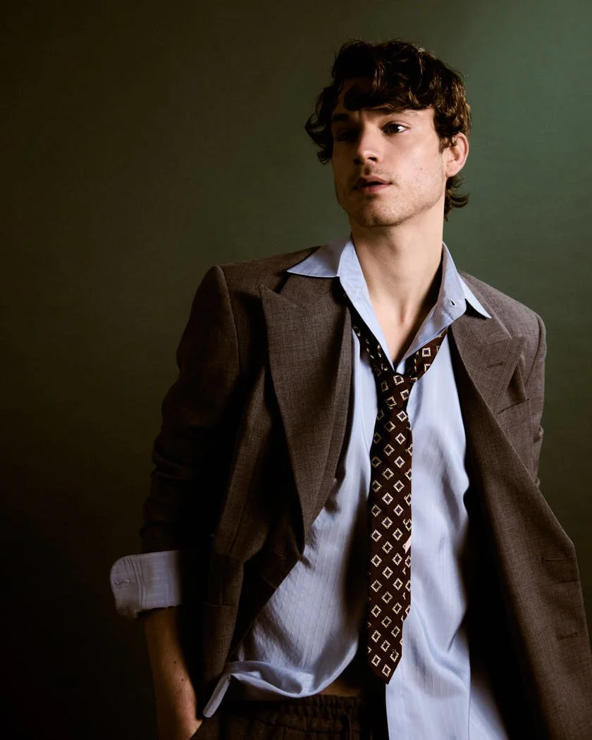 MATTEO GUERRIERI LE MILE Magazine Digital Cover SS26 Menswear Matteo wears a total look by VALENTINO