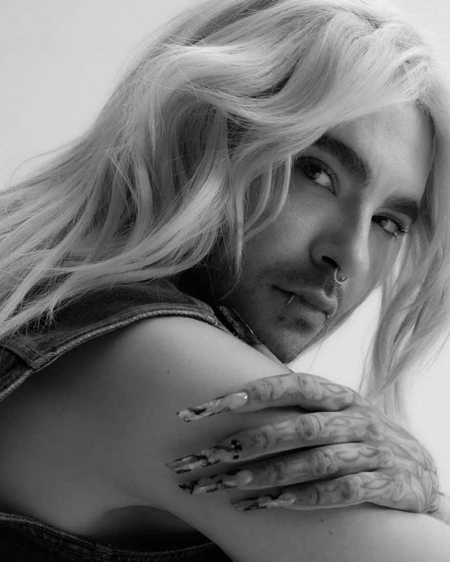 Bill Kaulitz Cover LE MILE Magazine photo Chris Puttins editor Alban E. Smajli image Bill wears total look VERSACE