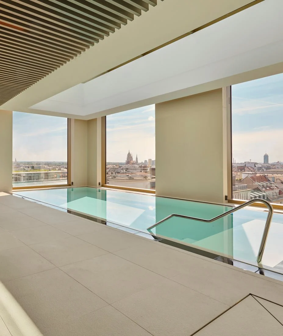 Koenigshof Munich private spa pool LE MILE Magazine