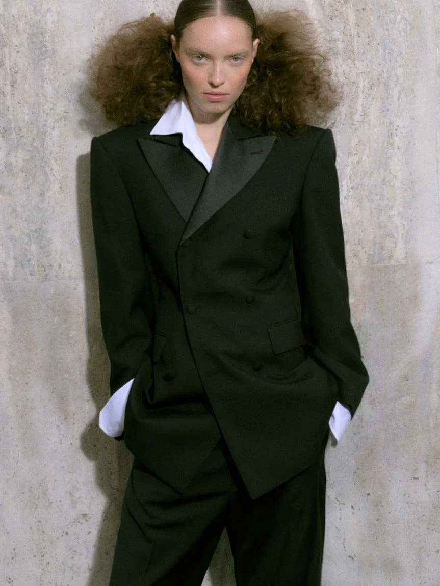 LE MILE Magazine Luisa Schumacher SS26 Editorial Luisa wears blazer by CELINE, shirt by KITON, pants by MANUEL RITZ and shoes by APEPAZZA
