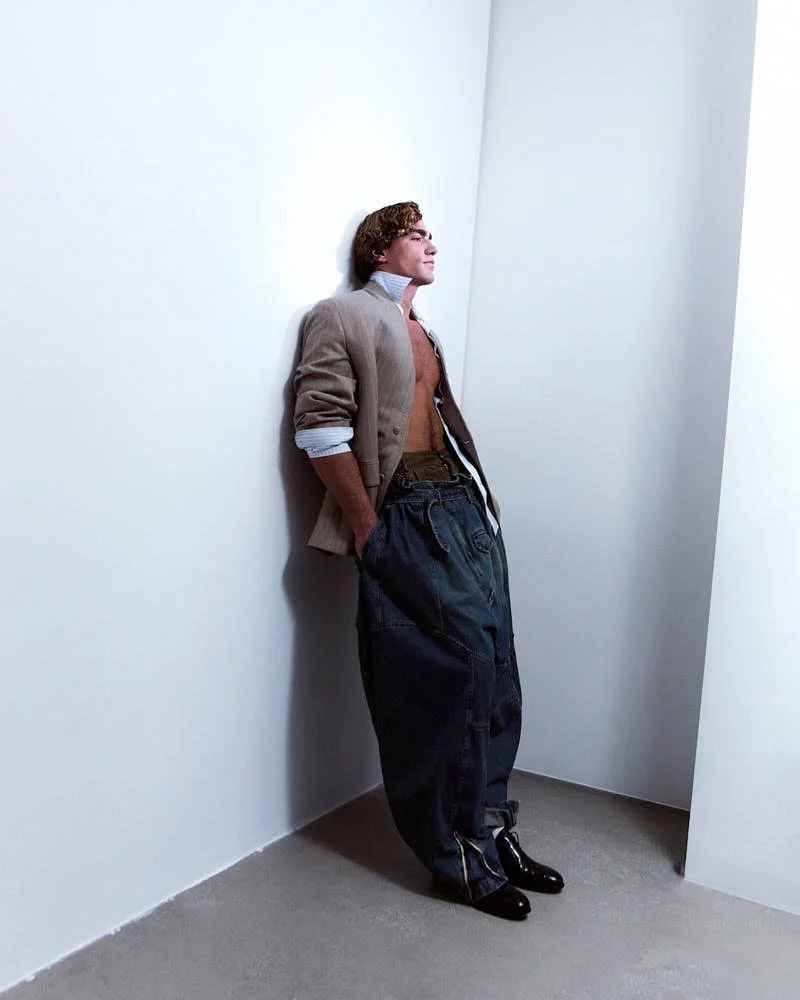 Simone Pollastri Digital Cover for LE MILE Magazine photo by Cosimo Buccolieri lemilestudios Simone wears a blazer and pants by HED MAYNER, a shirt by ZEGNA, and shoes by CHURCH’S