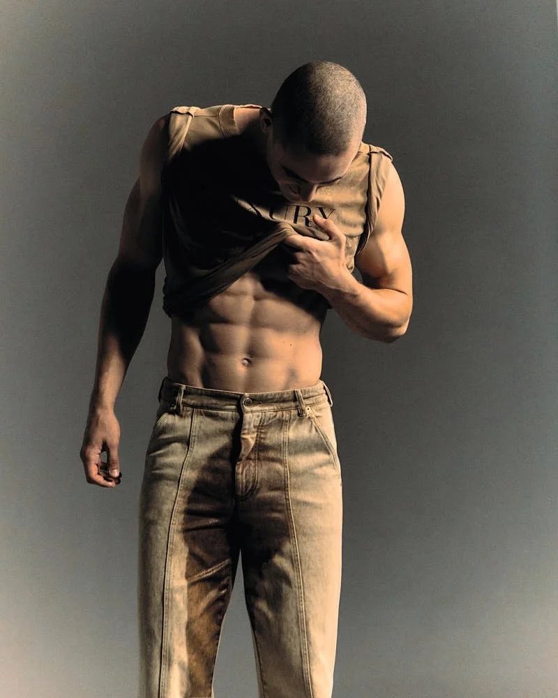 Samuel Watson by Cosimo Buccolieri for OFFLINE Issue 39 LE MILE Magazine Alban E. Smajli Sam wears a total look by MOSCHINO