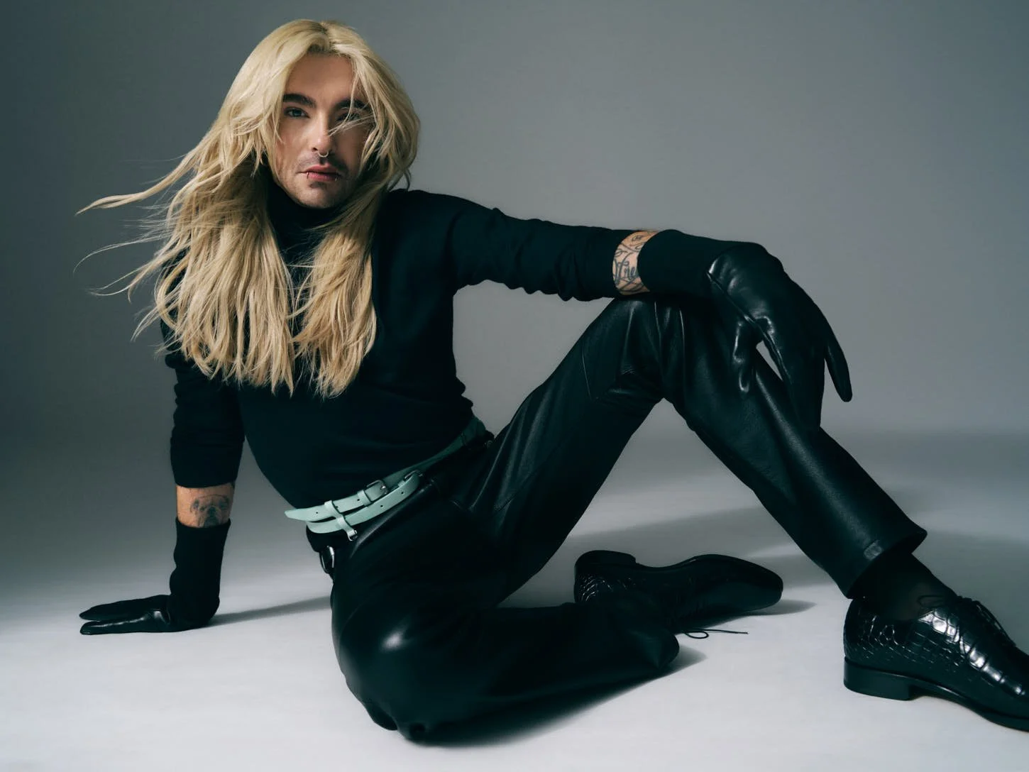 Bill Kaulitz Cover LE MILE Magazine photo Chris Puttins editor Alban E. Smajli image hermes sweater and bag, 032c belt, gloves and trousers shoes Scarosso