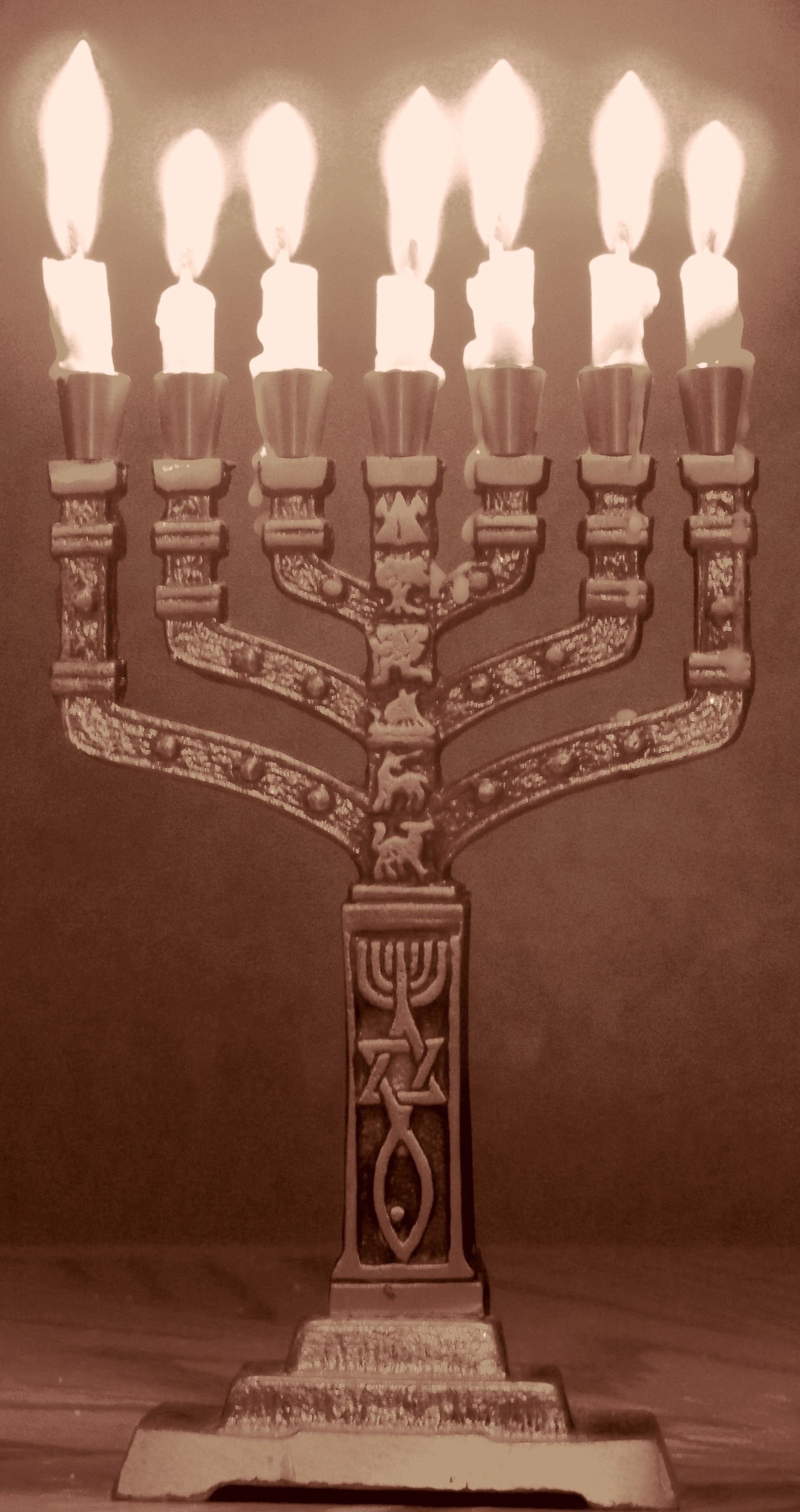 The menorah was the original symbol of Christianity