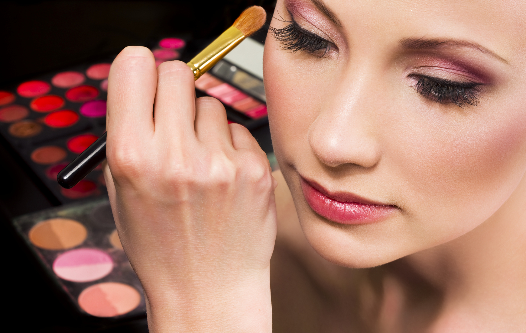 Complimentary Make-Up lesson with every application