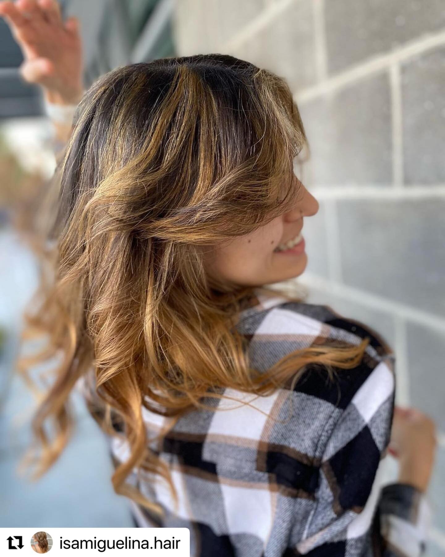 #Repost @isamiguelina.hair 
・・・
she&rsquo;s a vision 🤩
.
.
.
.
.

#tampa #tampahairstylist #balayge #bombshell #blonding #colorist #paulmitchell #haircut #pmcolor #positivity #natural #luxary #girly #bombshell #designerhair #vegan #vegansalon #halfh
