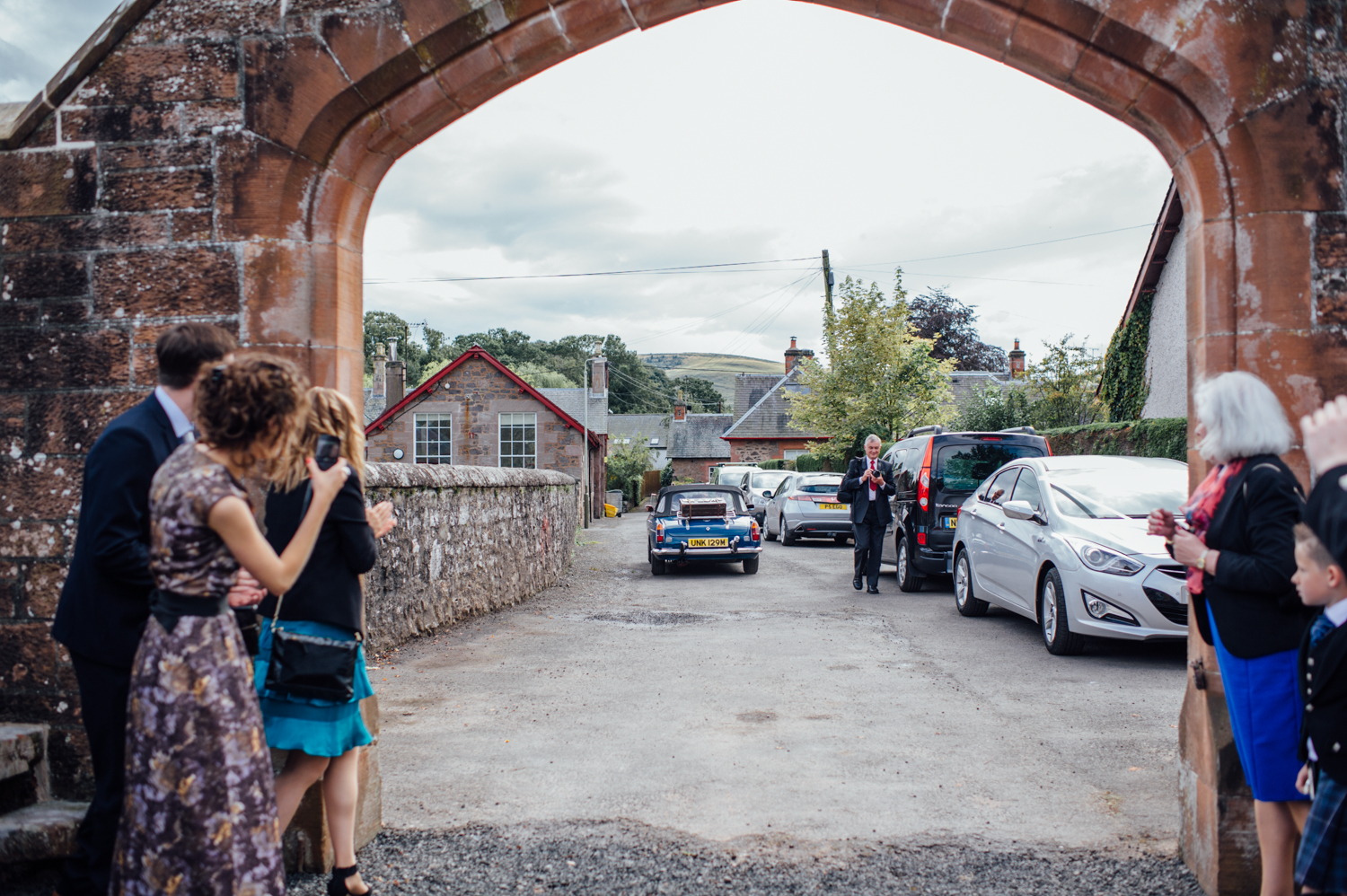 064-lisa-devine-photography-alternative-creative-wedding-photography-glasgow-errol-park-perthshire-scotland-uk.JPG