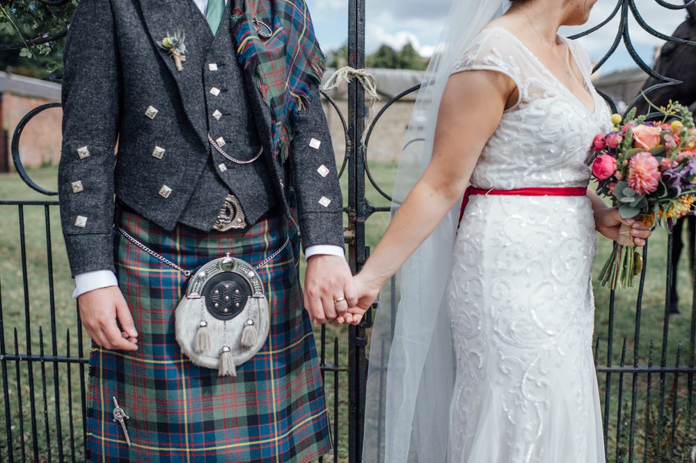 068-lisa-devine-photography-alternative-creative-wedding-photography-glasgow-errol-park-perthshire-scotland-uk.JPG