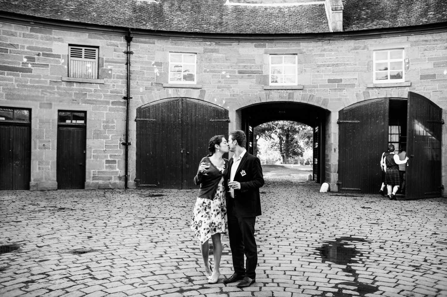 134-lisa-devine-photography-alternative-creative-wedding-photography-glasgow-errol-park-perthshire-scotland-uk.JPG