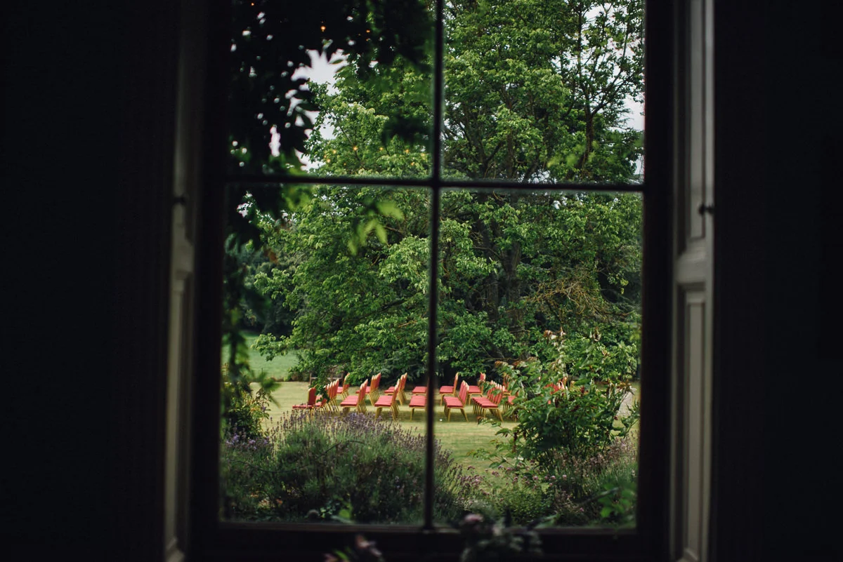 0067-LISA_DEVINE_PHOTOGRAPHY_ALTERNATIVE_WEDDING_PHOTOGRAPHY_SCOTLAND_WALCOT_HALL_SHROPSHIRE.JPG