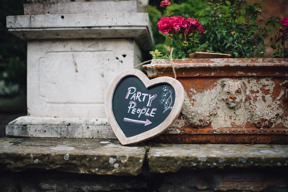 0082-LISA_DEVINE_PHOTOGRAPHY_ALTERNATIVE_WEDDING_PHOTOGRAPHY_SCOTLAND_WALCOT_HALL_SHROPSHIRE.JPG
